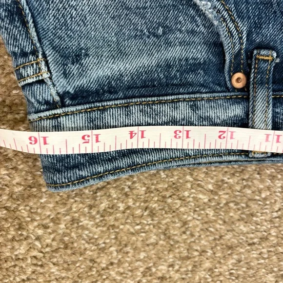 Maurice’s Goldie Blues Cheeky Shorts Size 8 Distressed Raw Hemmed Medium Wash - Picture 10 of 10